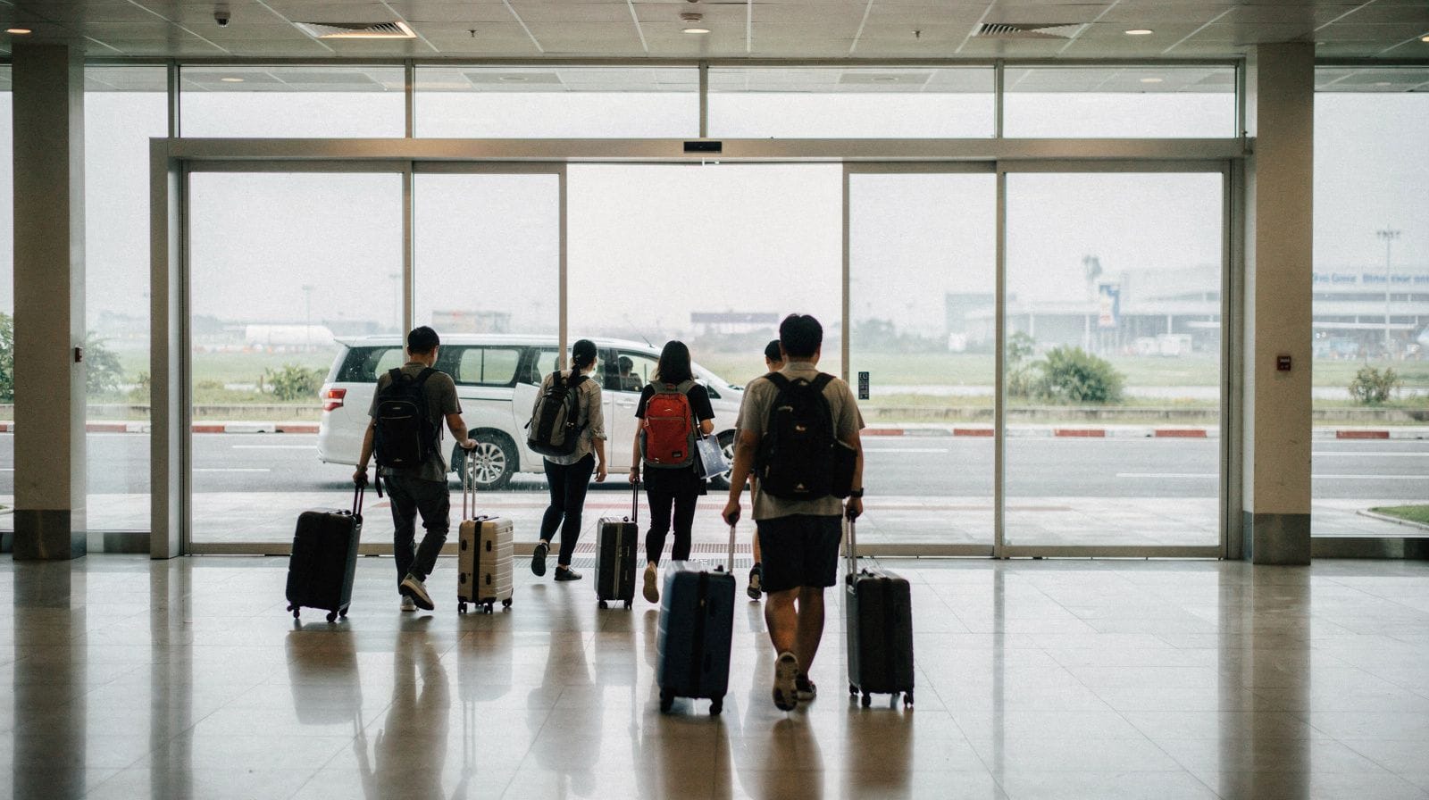 Vietnam Airports Explained: Which One to Choose and How to Get Out