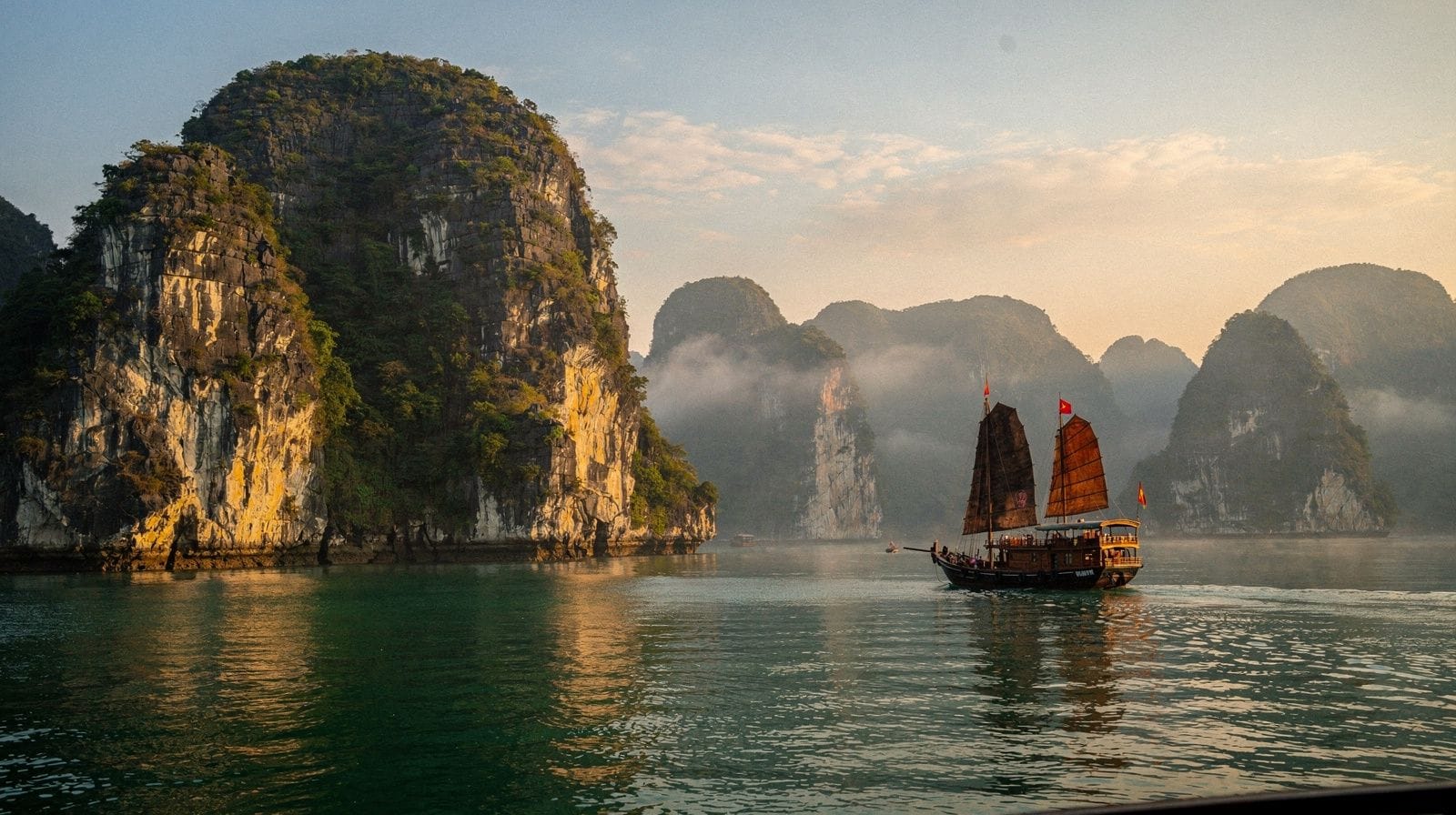 Ha Long Bay or Lan Ha Bay: Which Cruise to Book from Hanoi?