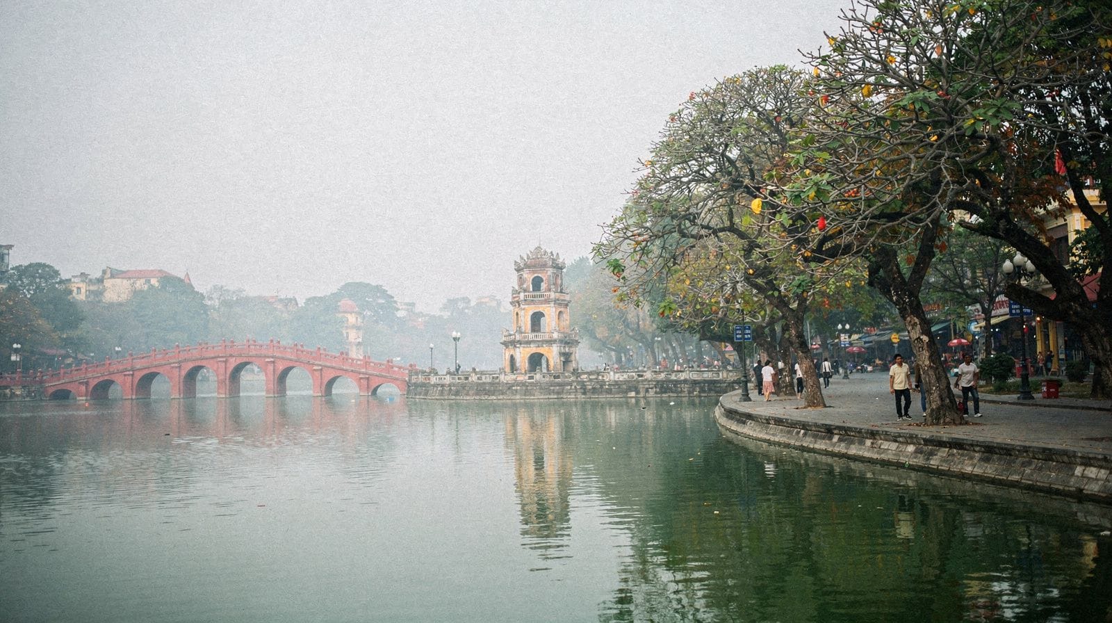 Hanoi Craft Villages and Workshops: Bat Trang, Van Phuc and Hands-On Days Out