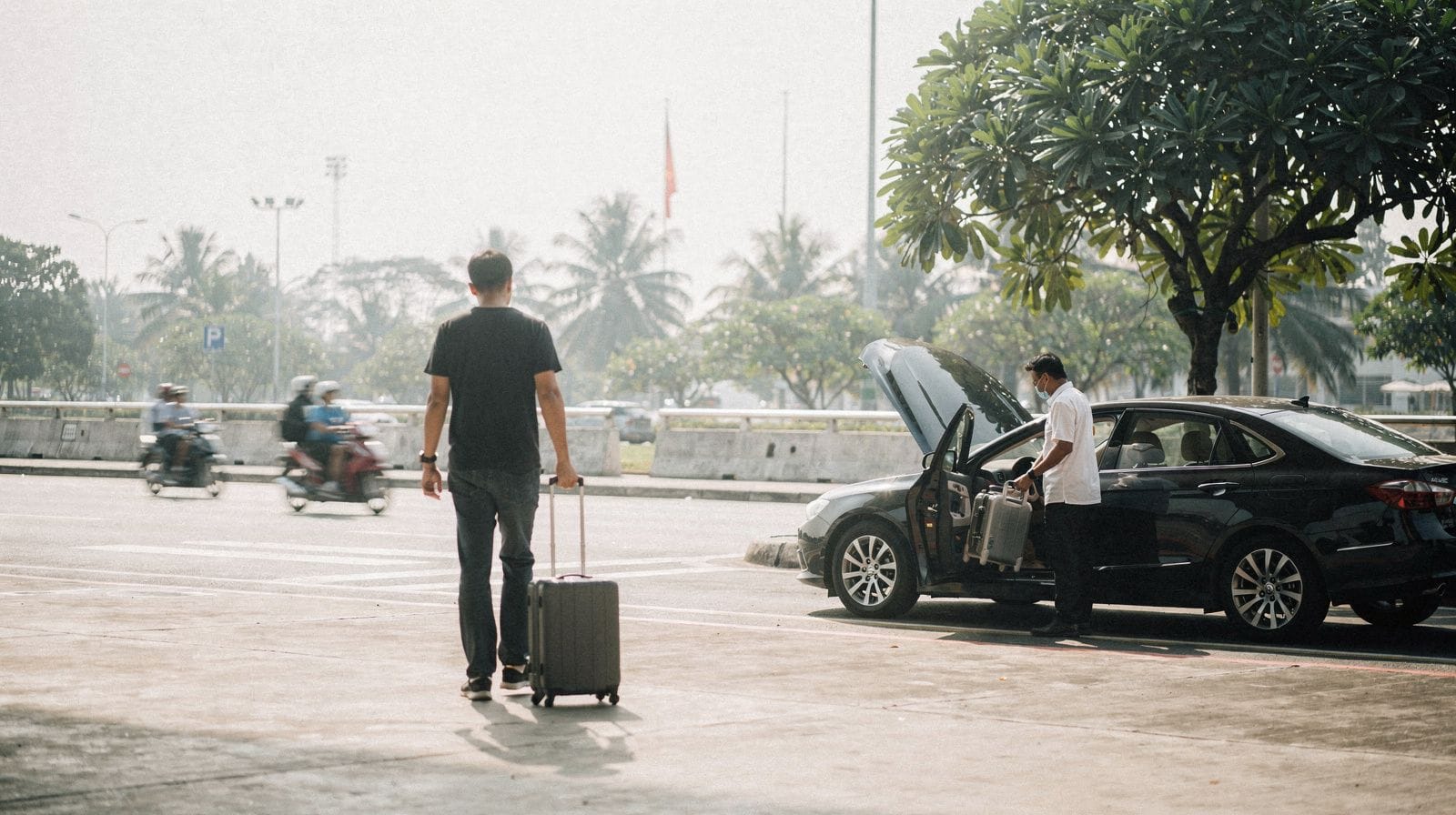 Ho Chi Minh City Airport Transfers: From Tan Son Nhat to the Centre