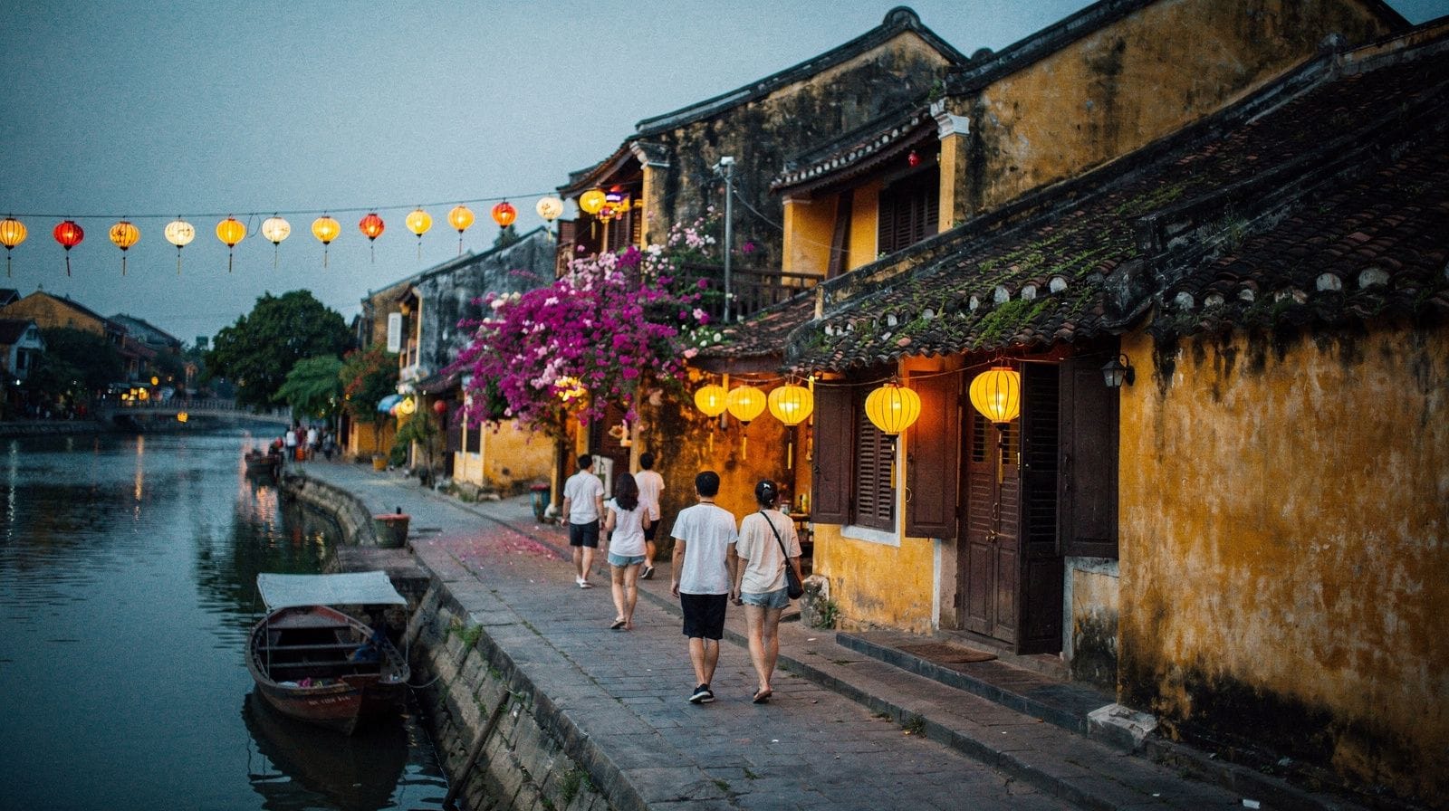 Hoi An Shows and Nightlife: An Evening in a UNESCO Old Town