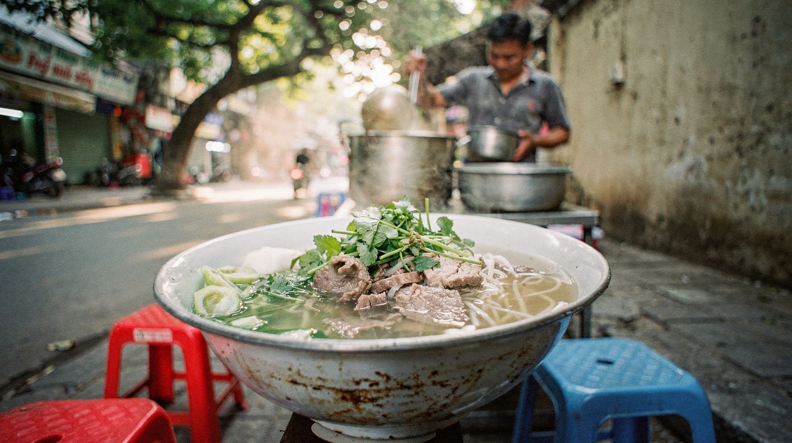 Hoi An Street Food Tours: Cao Lau, Mi Quang and the Stalls Worth Following a Guide To