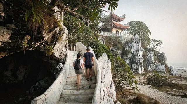 Marble Mountains and Da Nang Nature Tours: Caves, Pagodas and Peaks
