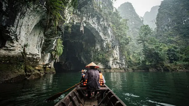 Phong Nha Cave Tours: Phong Nha, Paradise Cave or Son Doong?