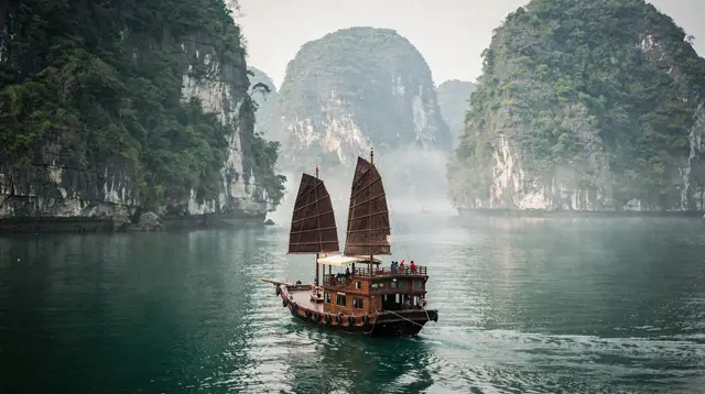 Saigon River Cruises: Dinner, Sunset and Short Boat Trips from Ho Chi Minh City